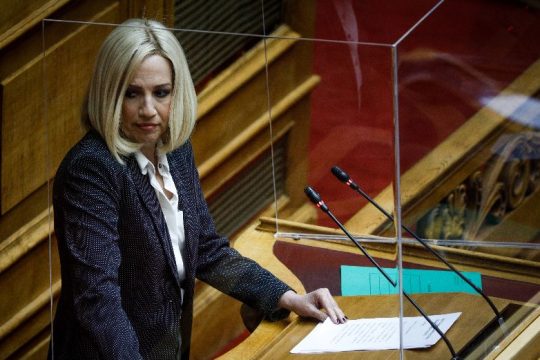 «Αντιμετωπίζετε το κράτος σαν λάφυρο, εξαντλήσατε πολίτες και οικονομία»