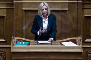 Συζήτηση για την πανδημία στο και πέντε
