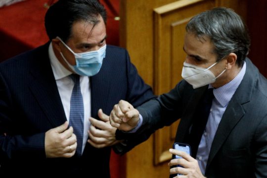 Να δώσει εξηγήσεις ο Μητσοτάκης για την κουμπαριά Αδωνη