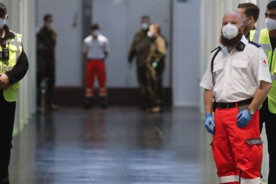 Τρόφιμοι γηροκομείων σχεδόν οι μισοί νεκροί από Covid-19 στην Γερμανία