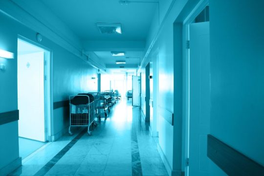 Covid: Ένας στους 5 υγειονομικούς βιώνει άγχος, κατάθλιψη ή μετατραυματικό στρες