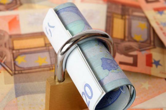 Εκκίνηση με ύφεση 7%