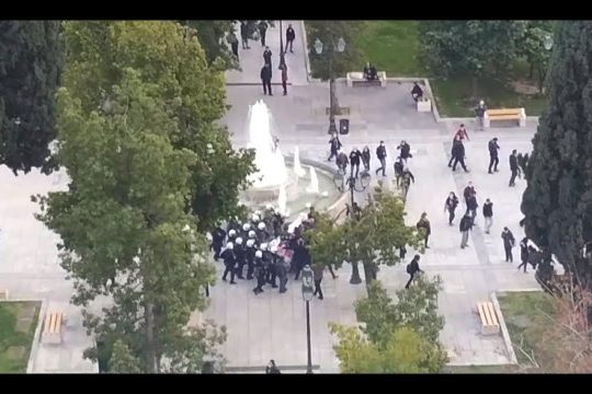 Πανοραμικό βίντεο από τη διάλυση της συγκέντρωσης στην πλ. Συντάγματος