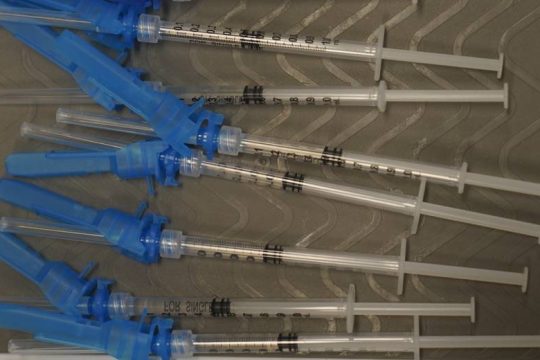 Ο ΠΟΥ συνιστά το εμβόλιο της Johnson & Johnson στις χώρες με παραλλαγές κορονοϊού