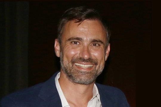 Μόνο το θάρρος του ξεπερνά το ταλέντο του