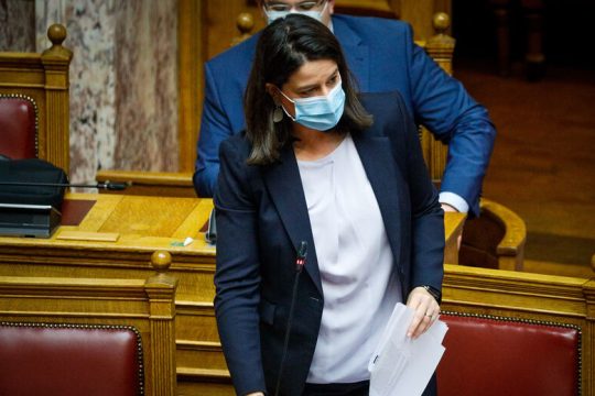 Πληρώνουμε ακριβά το κυβερνητικό «δωρεάν»