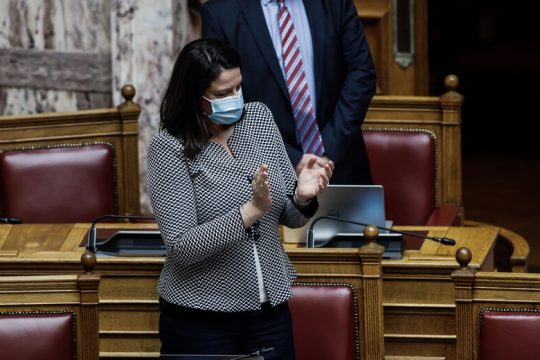 Ερώτηση ΣΥΡΙΖΑ για τις απευθείας αναθέσεις Κεραμέως