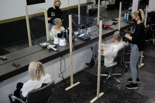 Άνοιγμα δραστηριοτήτων με το ΕΣΥ σε ασφυκτική πίεση