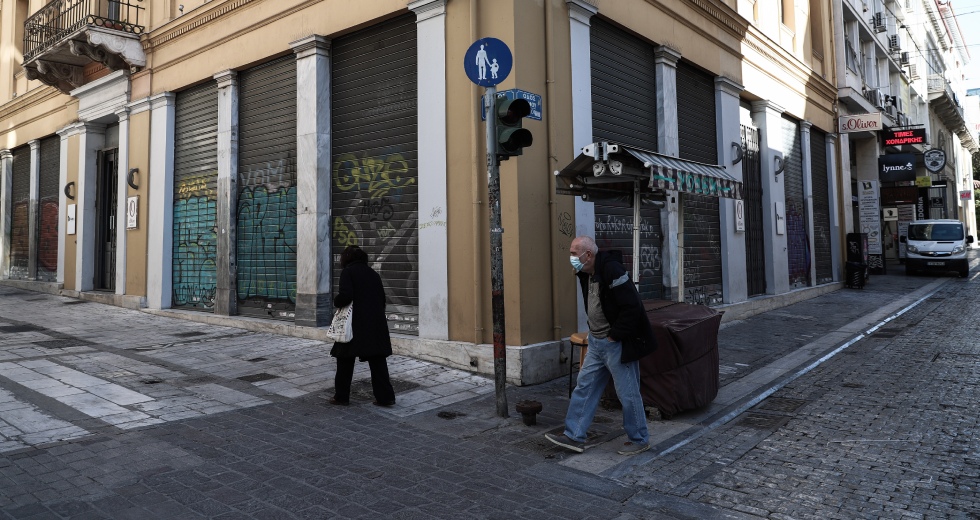 Covid-19: Νέα άνοδος σε κρούσματα, διασωληνώσεις και θανάτους