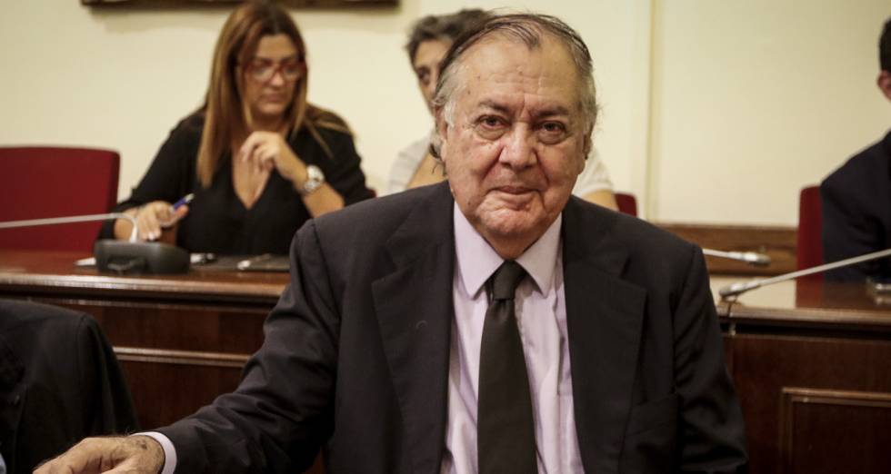 Πέθανε ο Βασίλης Κωστόπουλος