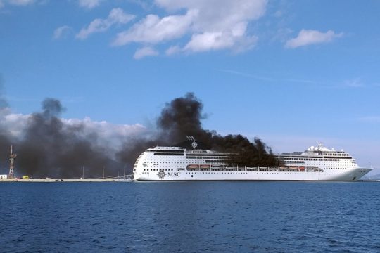 Φωτιά πήρε κρουαζιερόπλοιο στην Κέρκυρα