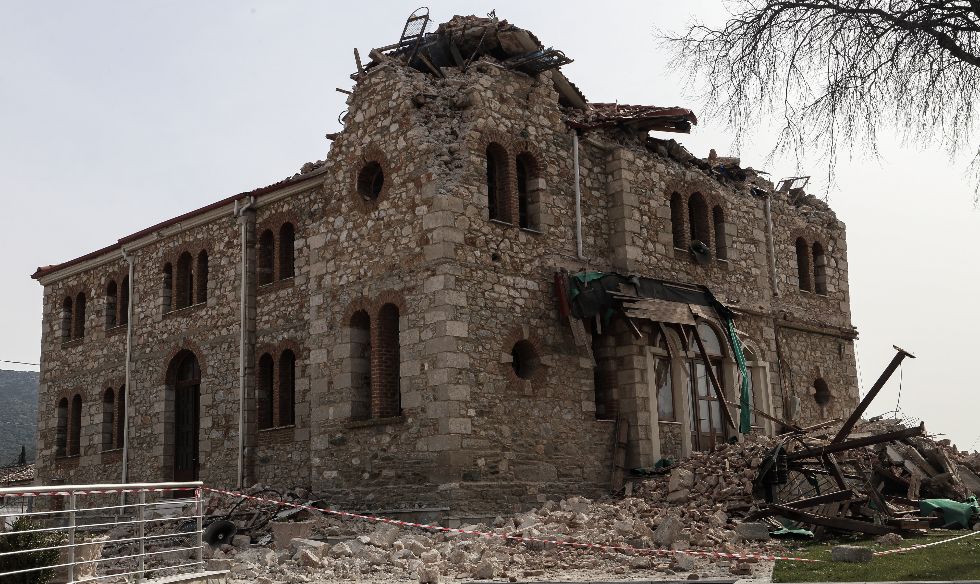 Μετράει πληγές και αναμένει οικίσκους η Λάρισα