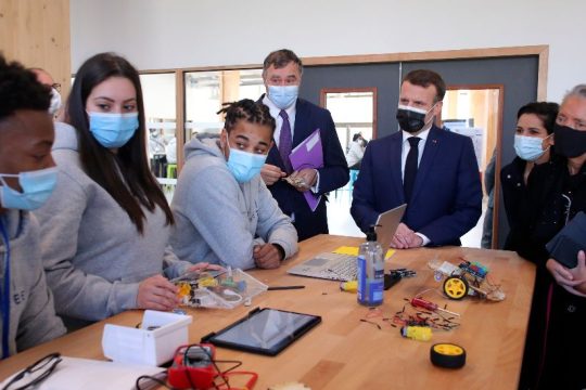 Να κάνουν υπομονή άλλες 4 – 6 εβδομάδες καλεί τους Γάλλους ο Μακρόν