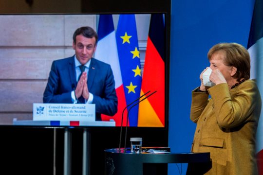 Πολιτική η απόφαση για αναστολή εμβολιασμών με το εμβόλιο της AstraZeneca;