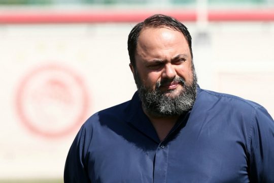 Απαγόρευση εισόδου στα γήπεδα και πρόστιμο για τον Β. Μαρινάκη
