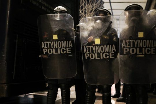 Οι… αμμοκράτες της οργής στη Χαλκιδική