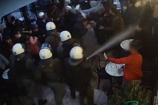 Νέα βίντεο από άγρια καταστολή στο Γαλάτσι