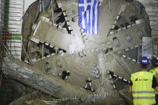 Η γραμμή 4 μπήκε… στις ράγες