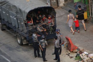 Εγκλήματα κατά ανθρωπότητας και δημοκρατίας