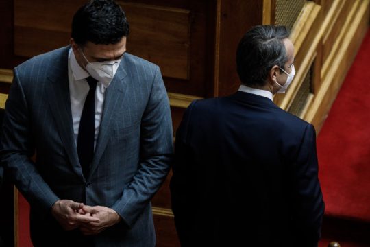 Ετοιμάζονται να μοιράσουν νέες υποσχέσεις για ενίσχυση του ΕΣΥ