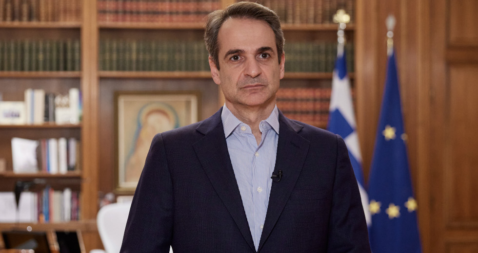 Μετά από πέντε ημέρες αστυνομικής κτηνωδίας, θυμήθηκε την αυτοσυγκράτηση