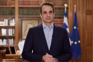Ο Κυρ. Μητσοτάκης, αν και παραδέχτηκε τη συσσωρευμένη οργή, ρίχνει λάδι στη φωτιά