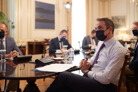 Στα κεραμίδια το «κίνημα της γραβάτας»!