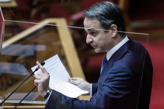Ταφόπλακα στα εργασιακά δικαιώματα με υπογραφή Μητσοτάκη