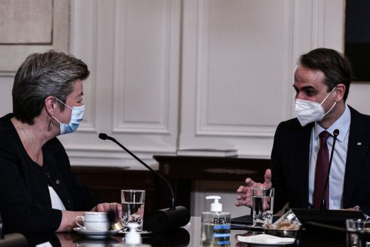 Στο τραπέζι το προσφυγικό