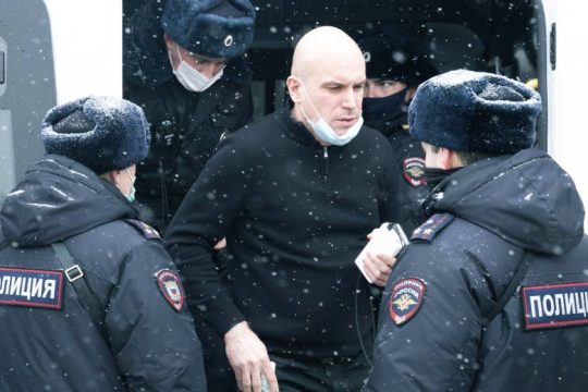 Σχεδόν 200 συλλήψεις στη Μόσχα, σε «ανεπιθύμητο» φόρουμ της αντιπολίτευσης