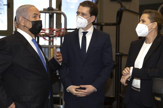 Η Ευρώπη κυνηγάει την ουρά της