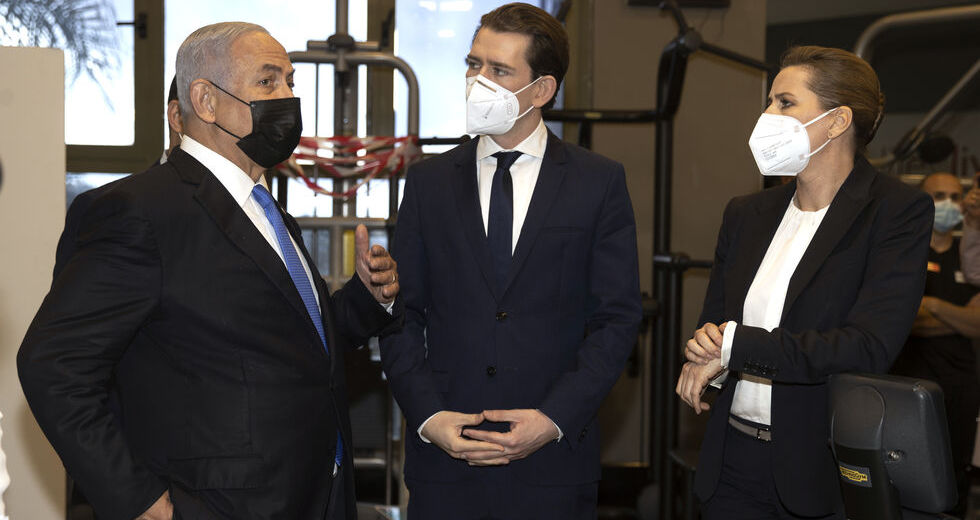 Η Ευρώπη κυνηγάει την ουρά της