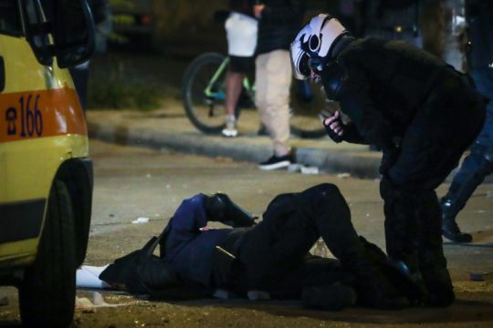 Σύλληψη 30χρονου για την επίθεση κατά του αστυνομικού