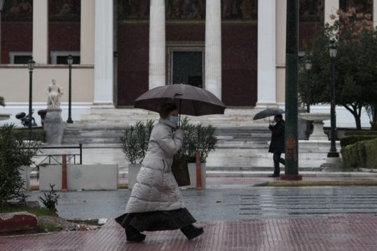Επιδείνωση του καιρού με βροχές και πτώση της θερμοκρασίας