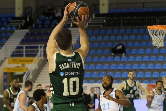 Με Ιωάννη και τρίποντα