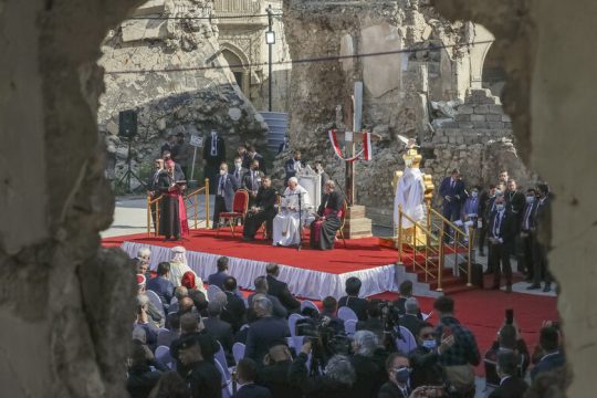 Τα πολλαπλά μηνύματα από την ιστορική επίσκεψη του Πάπα Φραγκίσκου στο Ιράκ
