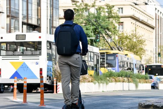 Ρουσφέτια, πρόστιμα και ζωή… πατίνι