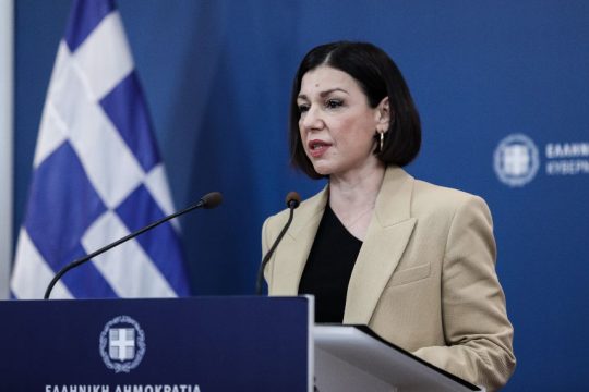 Κωδικό «6» μόνο με τα πόδια προανήγγειλε η Πελώνη