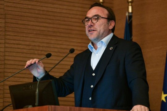 Π. Κόκκαλης: Αντιδημοκρατική πρακτική να πληροφορούμαστε το μέλλον της χώρας από διαρροές στον Τύπο