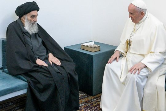 Συνάντηση κορυφής μεταξύ Πάπα Φραγκίσκου και Αγιατολάχ Αλ Σιστάνι