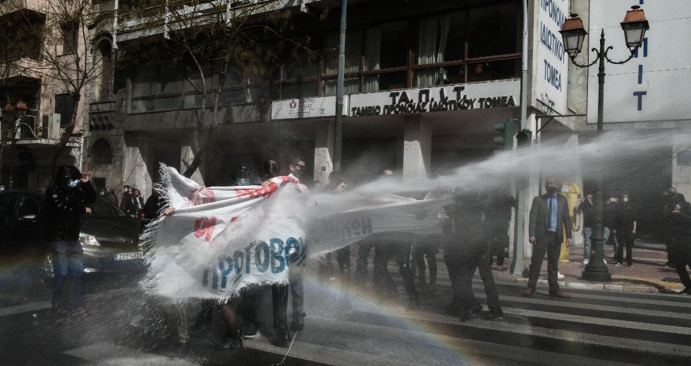 ΜέΡΑ25: Να μας ενημερώσει ο κ. Μητσοτάκης αν ισχύει ακόμα το Σύνταγμα