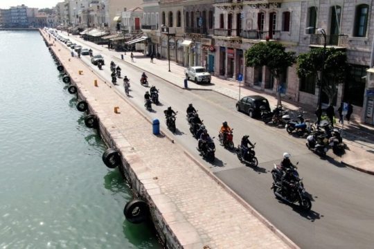 Μηχανοκίνητες πορείες σε Χίο και Λέσβο κατά των νέων ΚΥΤ