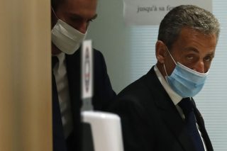Καταδίκη Σαρκοζί σε τρία χρόνια φυλάκιση