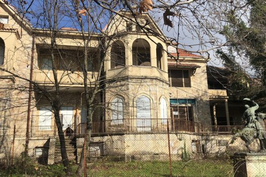 Θερινό ανάκτορο… σαν άλλοτε