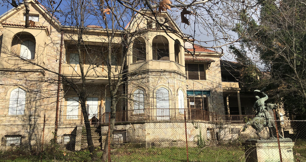Θερινό ανάκτορο… σαν άλλοτε