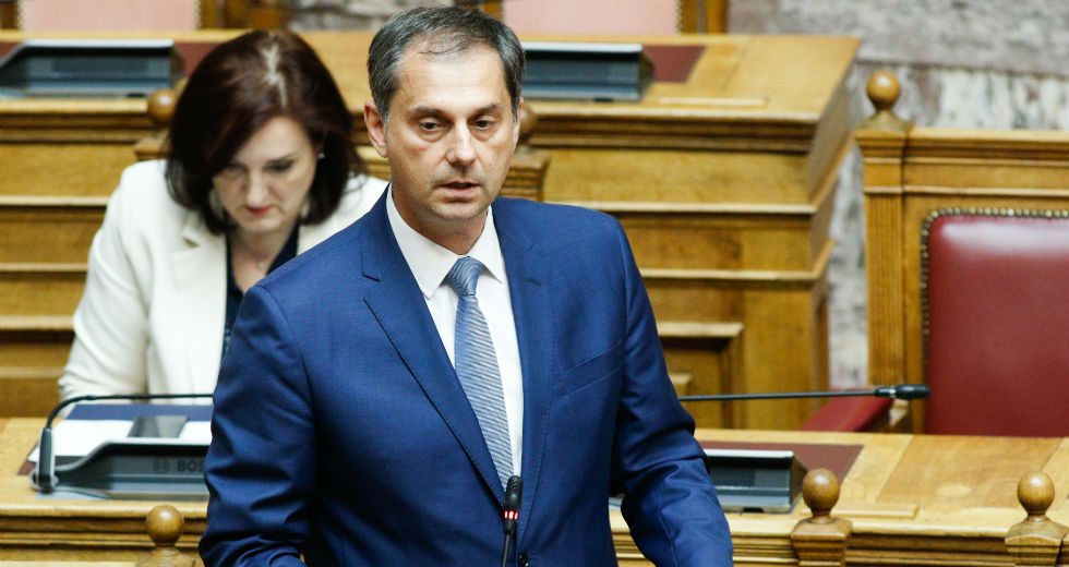 Το ΕΣΥ ασφυκτιά, οι πολίτες εγκλωβισμένοι και ο Θεοχάρης υπόσχεται άνοιγμα τουρισμού