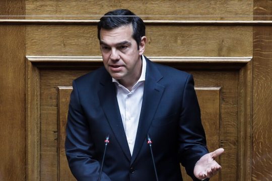 Περιμένοντας την κυβέρνηση στη γωνία
