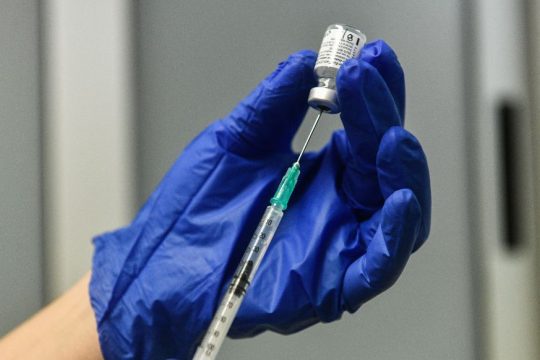 Από σήμερα κλείνουν ραντεβού για το εμβόλιο οι ηλικίες 70 – 74