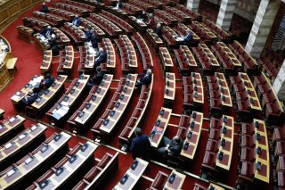 Τροπολογία …σώζει αυθαίρετα σε παραλίες
