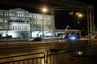 Παρέλαση με μπλόκα, αστυνομία, στρατό και επισήμους μόνο